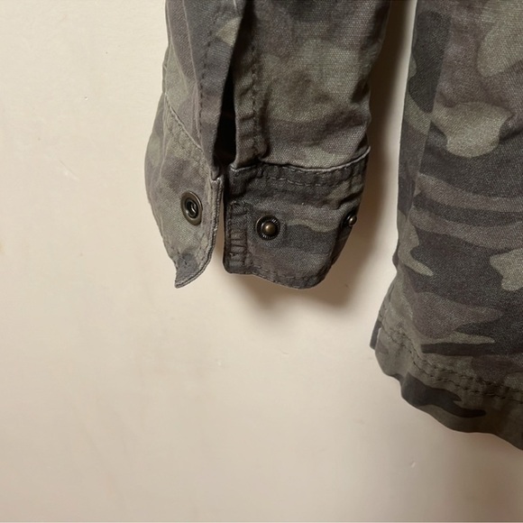 Universal Thread Camouflage Jacket. Size XS. - Picture 4 of 6